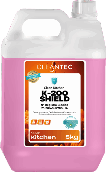 Clean Kitchen K-200 Shield es un desengrasante desinfectante concentrado con una probada acción biocida, cumpliendo la Norma UNE-EN 13697. Eficaz en 5 minutos contra bacterias, incluyendo Listeria monocytogenes y Salmonella choleraesuis, y en 15 minutos contra hongos. Diseñado para uso profesional en superficies (excepto alimentos), garantiza una desinfección efectiva y limpieza profunda en cocinas, requiriendo aclarado si hay contacto con personas.